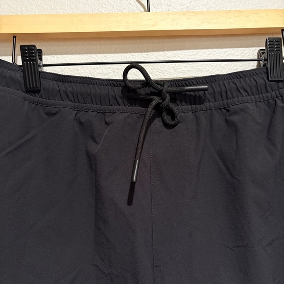 Vuori Crosscourt Short Black SZ L - Picture 8 of 14